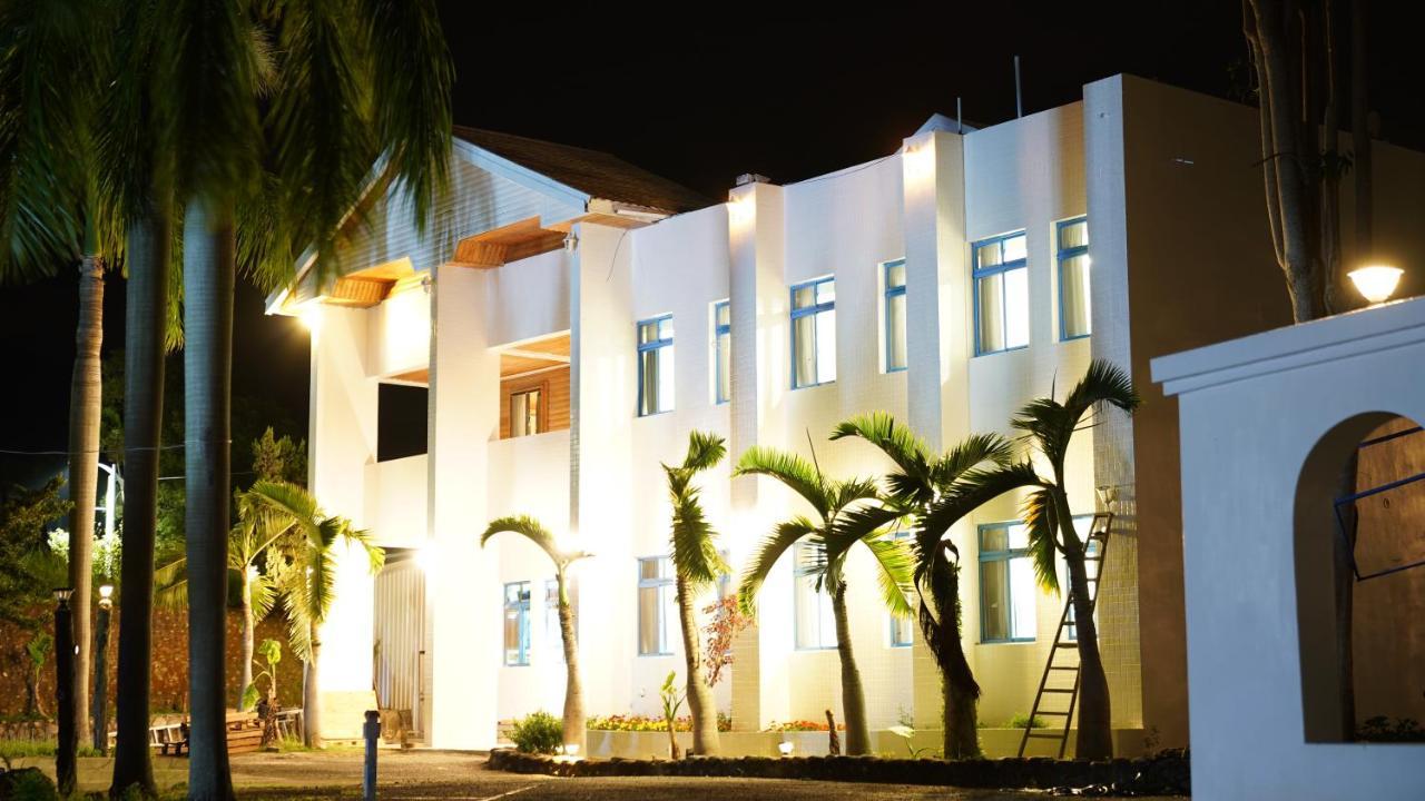 Super White Hotel Taitung ภายนอก รูปภาพ