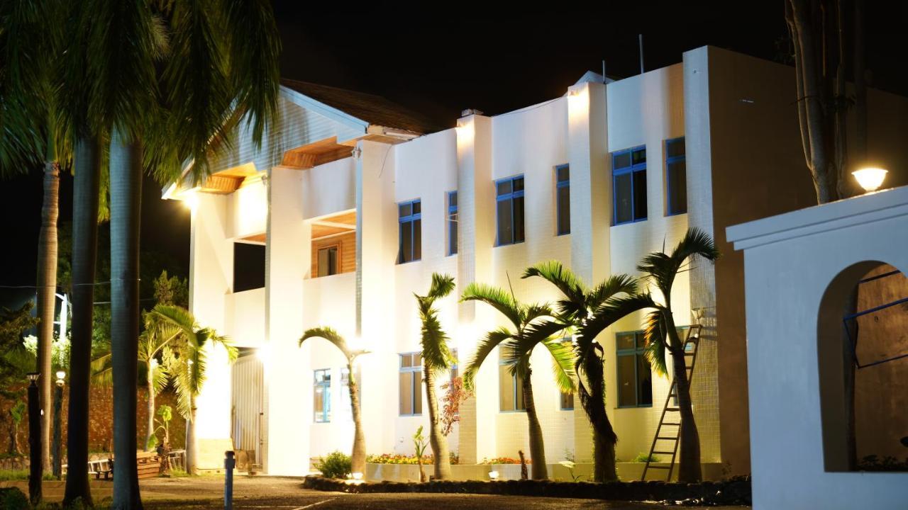 Super White Hotel Taitung ภายนอก รูปภาพ